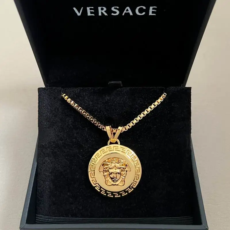 Versace necklace 03yxh185